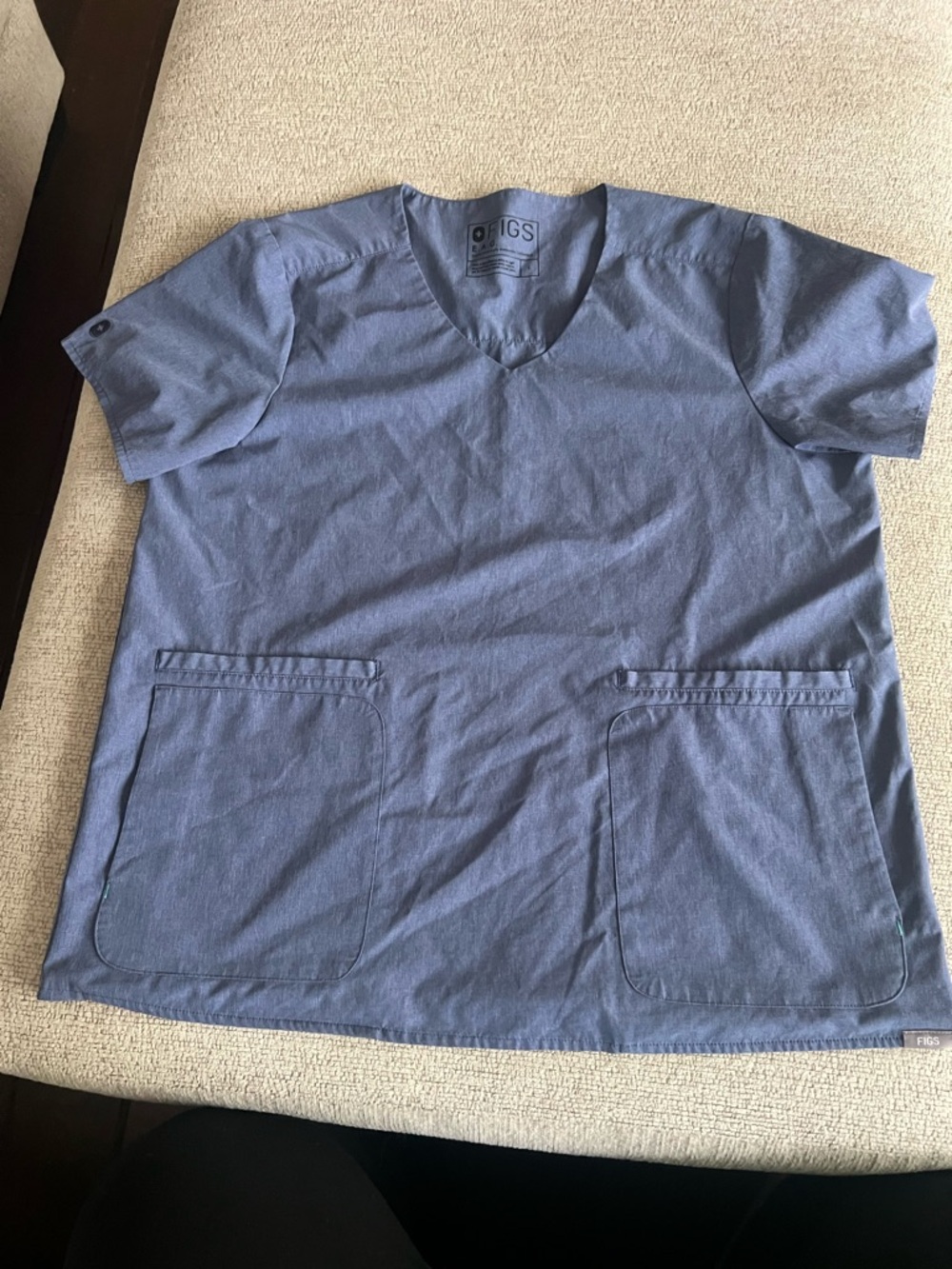 Figs Size Large Heather Denim Scrub Top Two Pockets